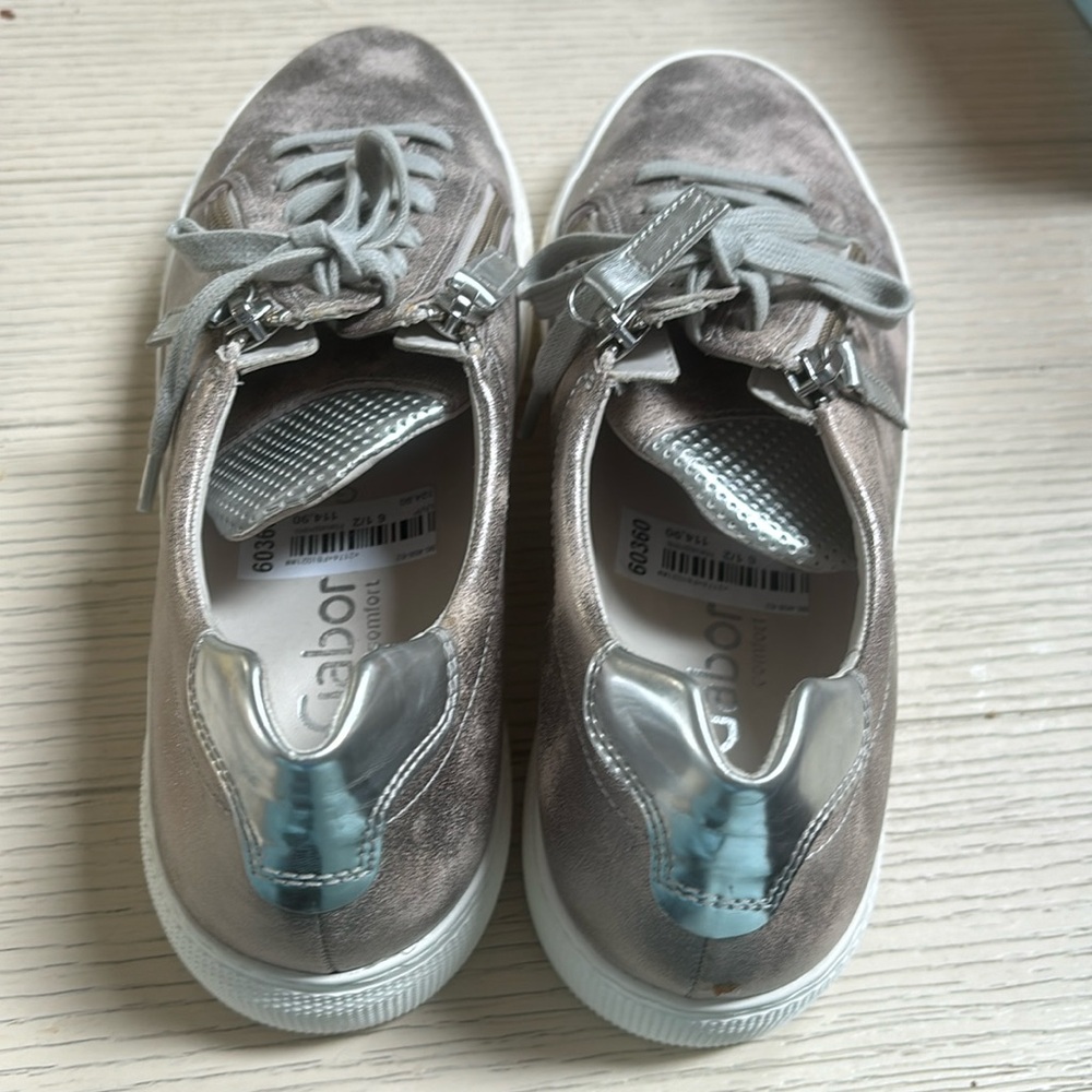 Like new. Gabor comfort sneakers size 9 US